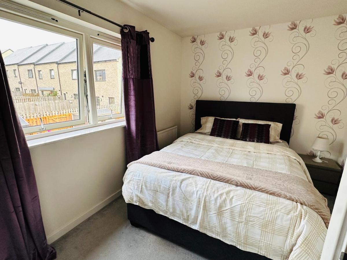 Modern 3 Bed Villa With Free Parking And Garden Close To City Center And Edinburgh Airport Exterior photo